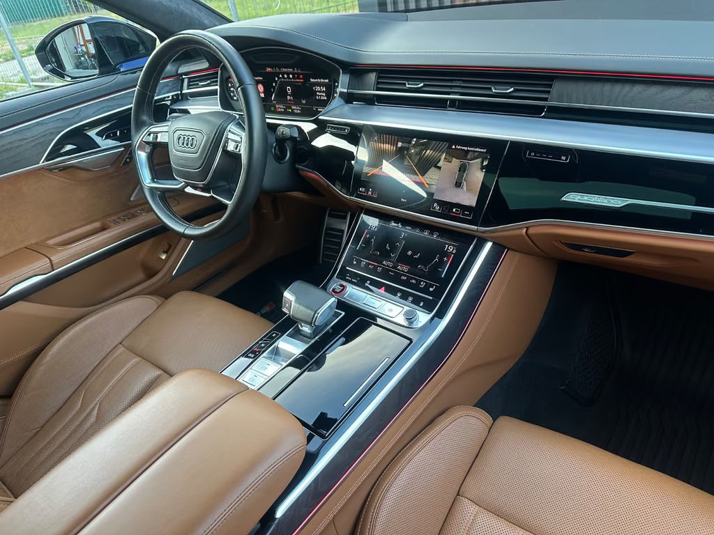 Audi S8