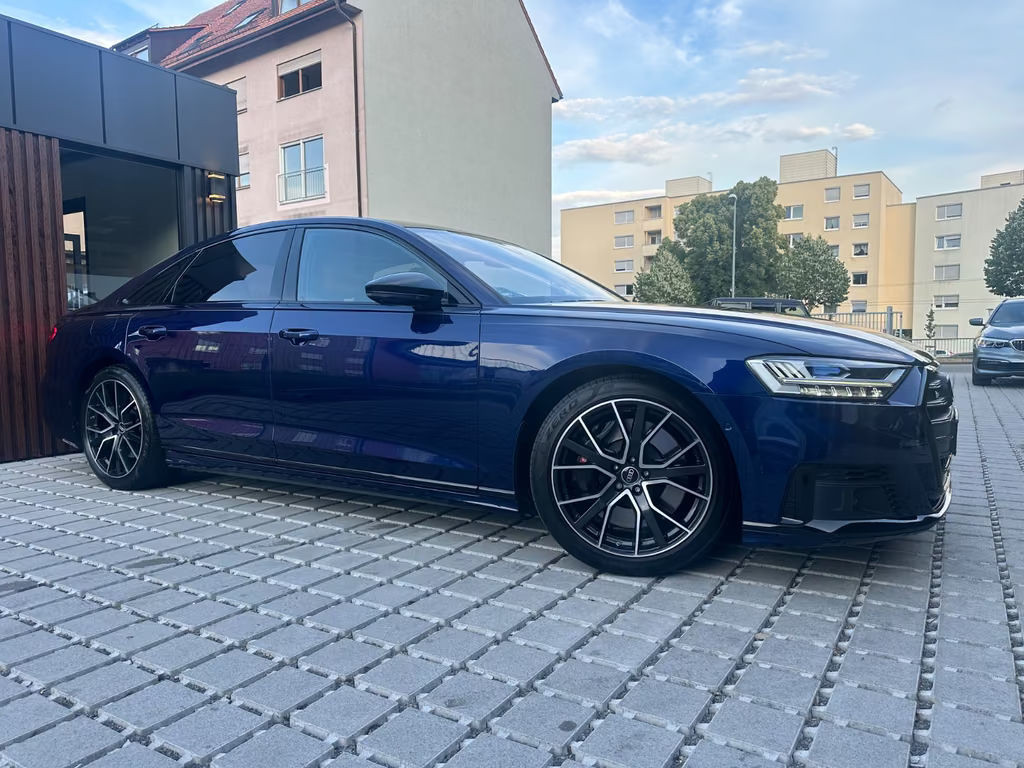 Audi S8