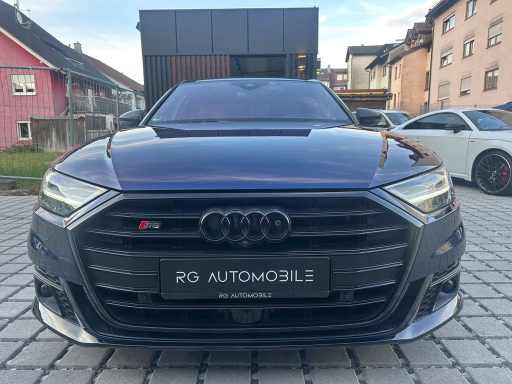 Audi S8
