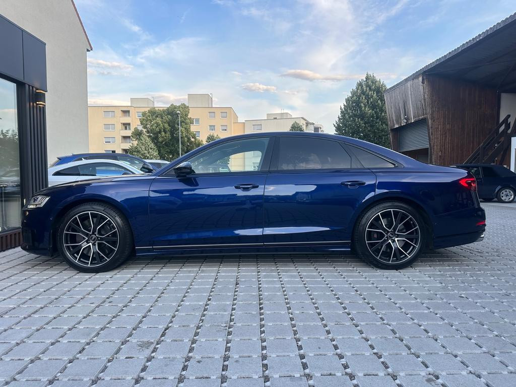 Audi S8