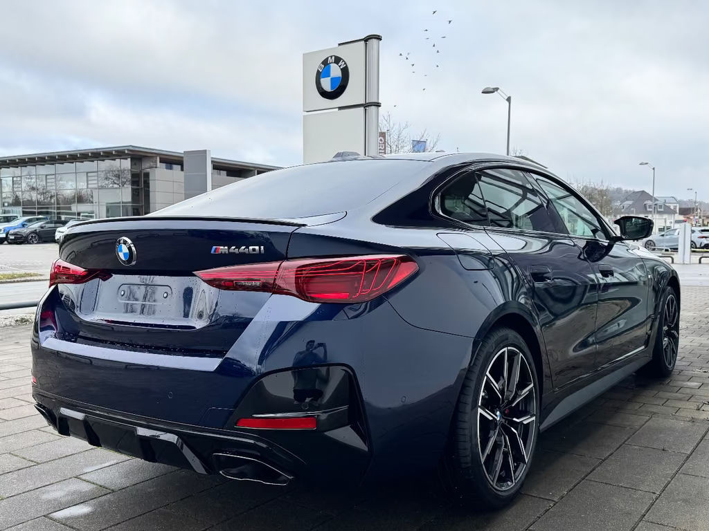 BMW M440