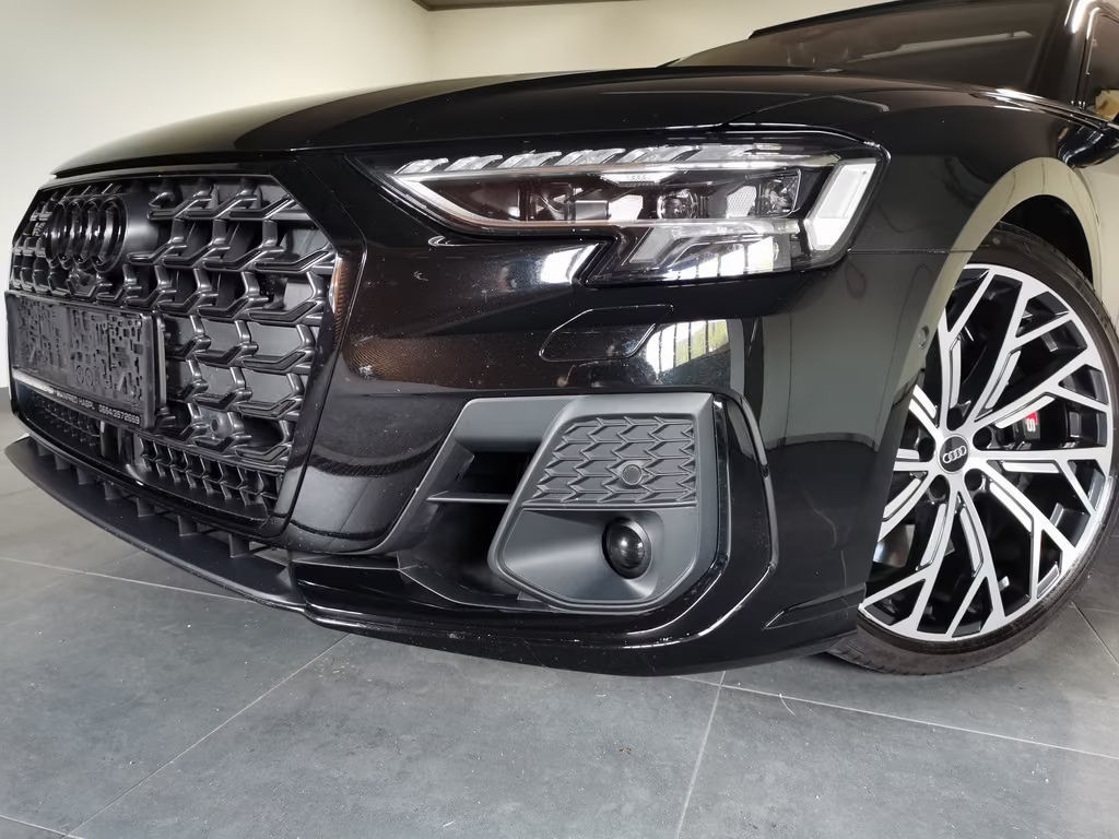 Audi S8