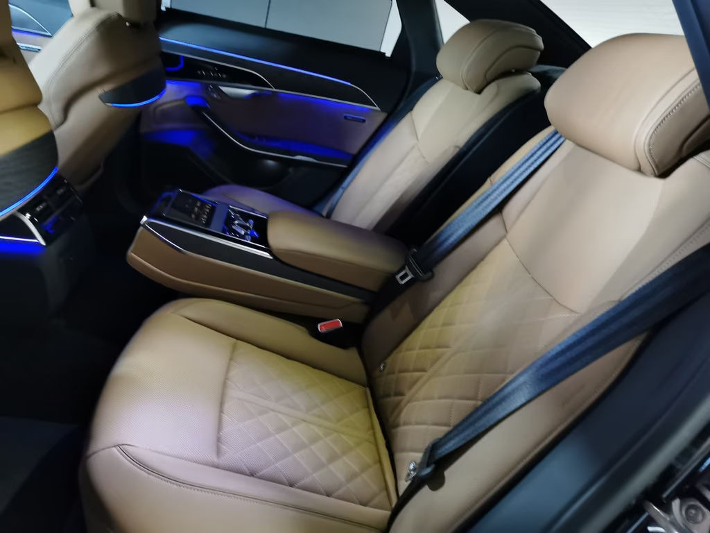 Audi S8