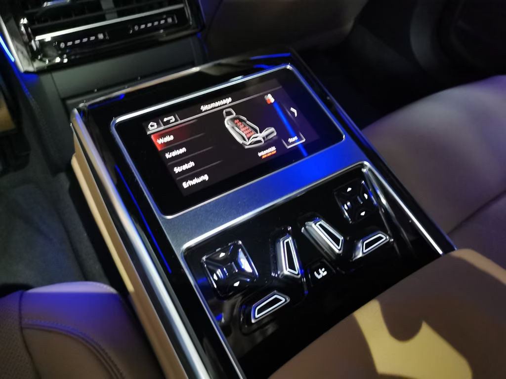 Audi S8