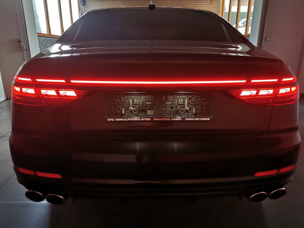 Audi S8