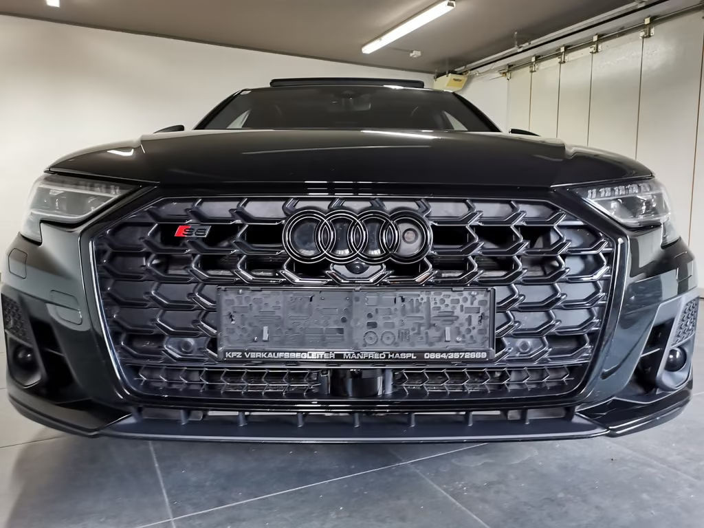 Audi S8