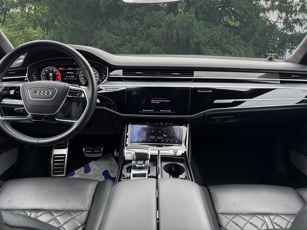 Audi S8