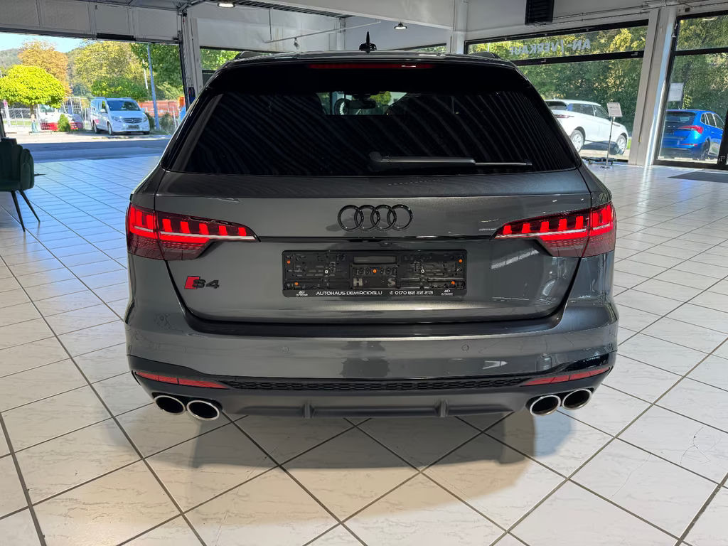 Audi S4