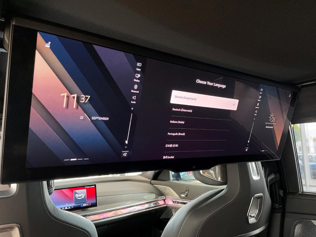 BMW i7