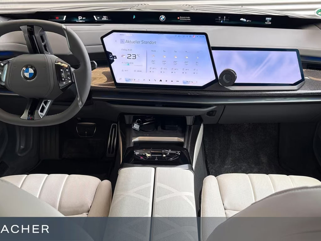 BMW i7
