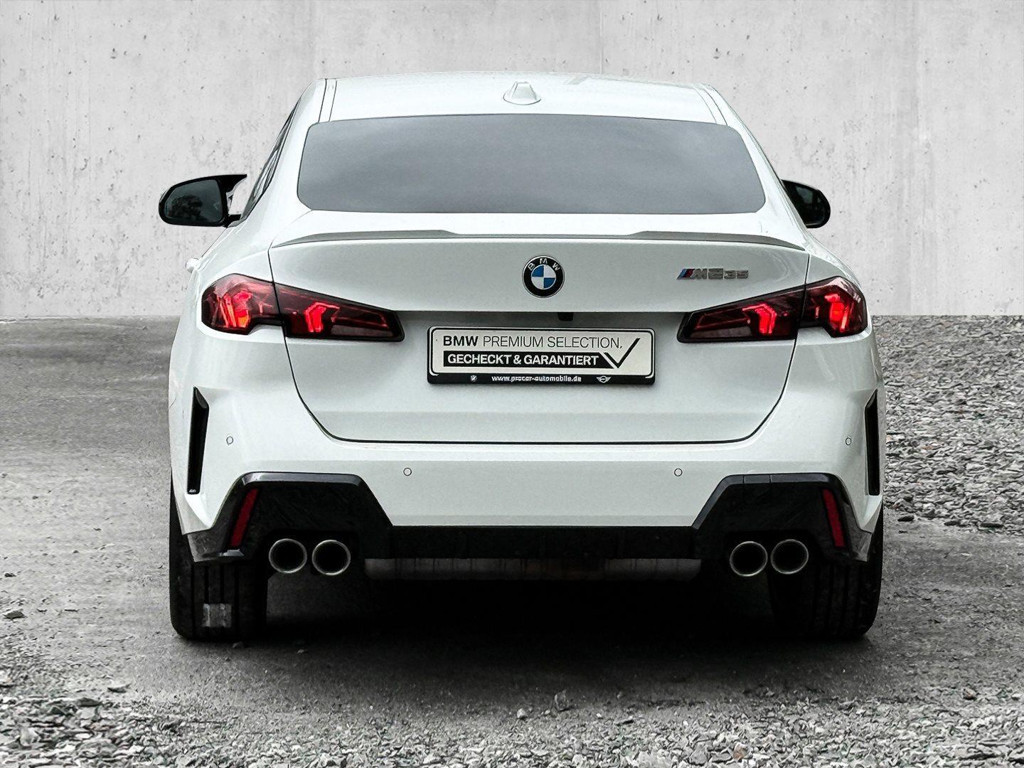 BMW M235