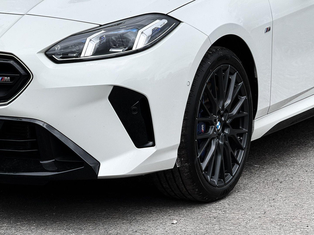 BMW M235