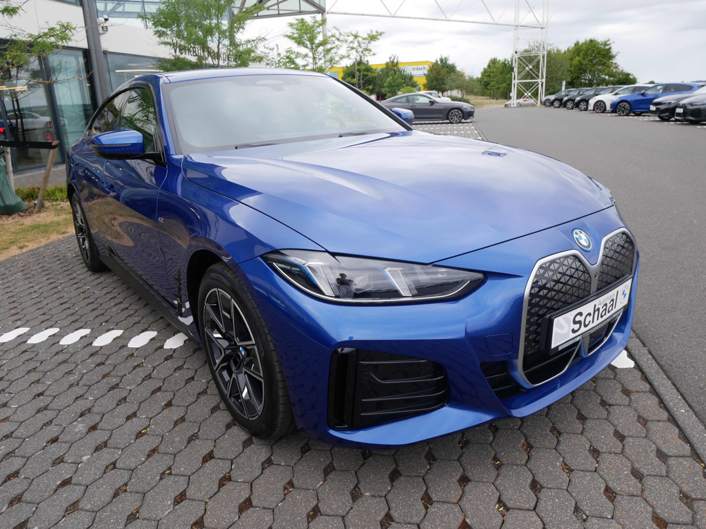 BMW i4