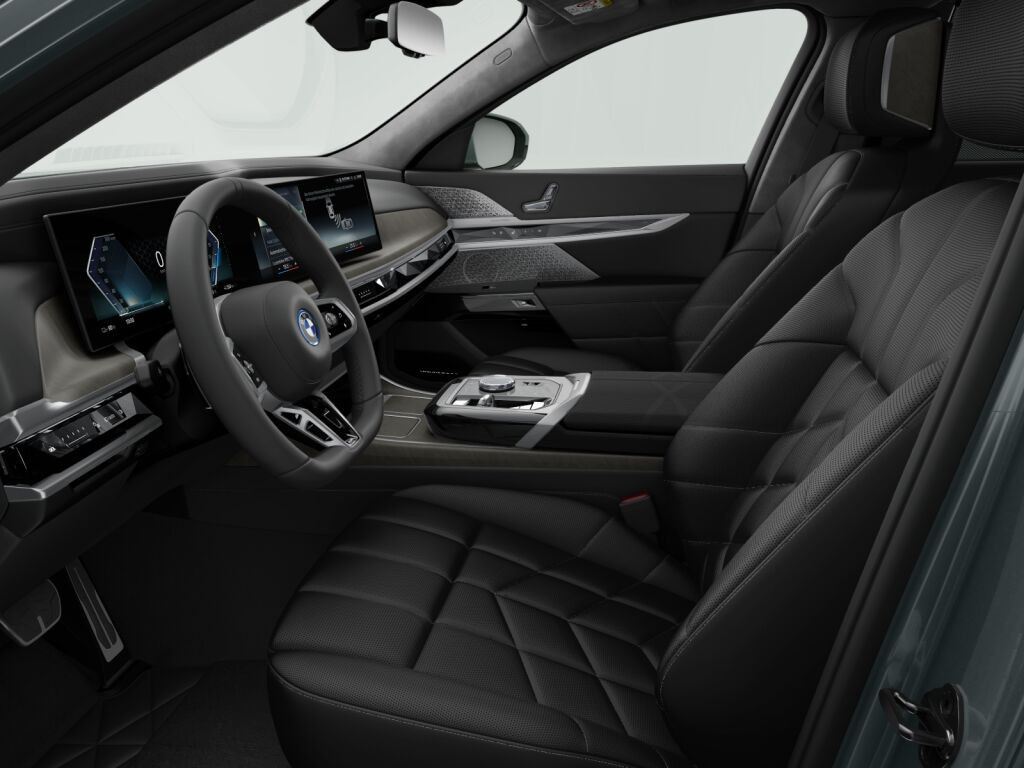 BMW i7