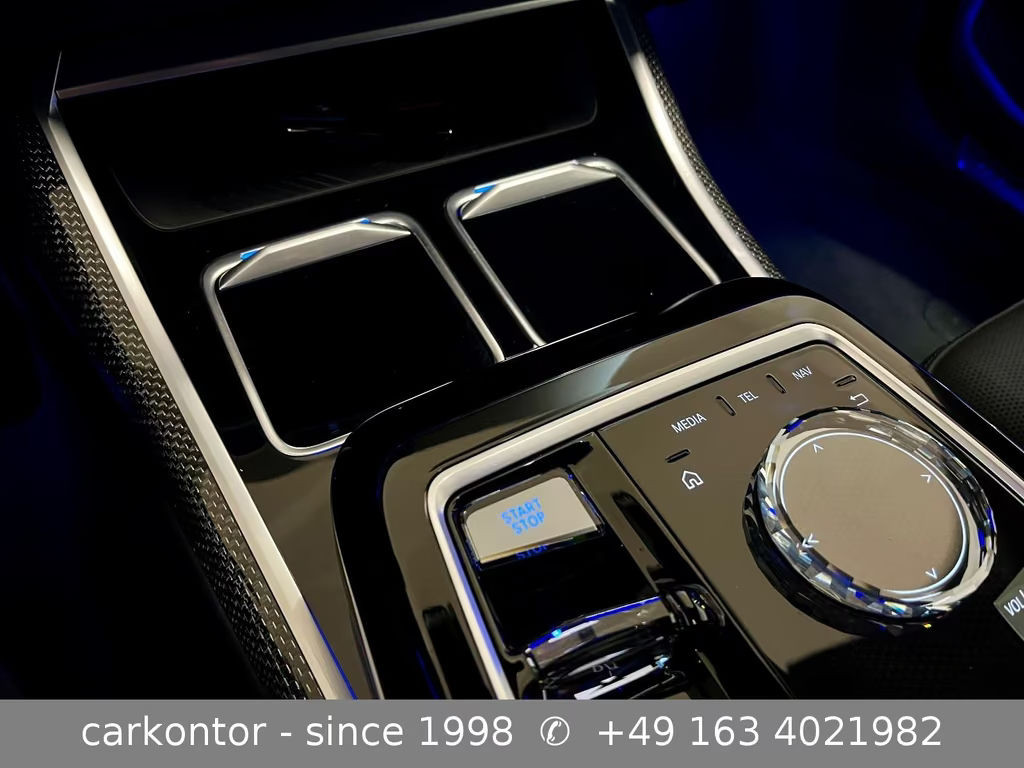 BMW i7