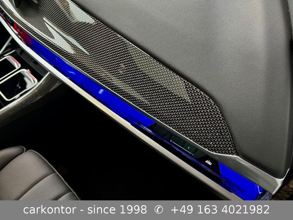 BMW i7