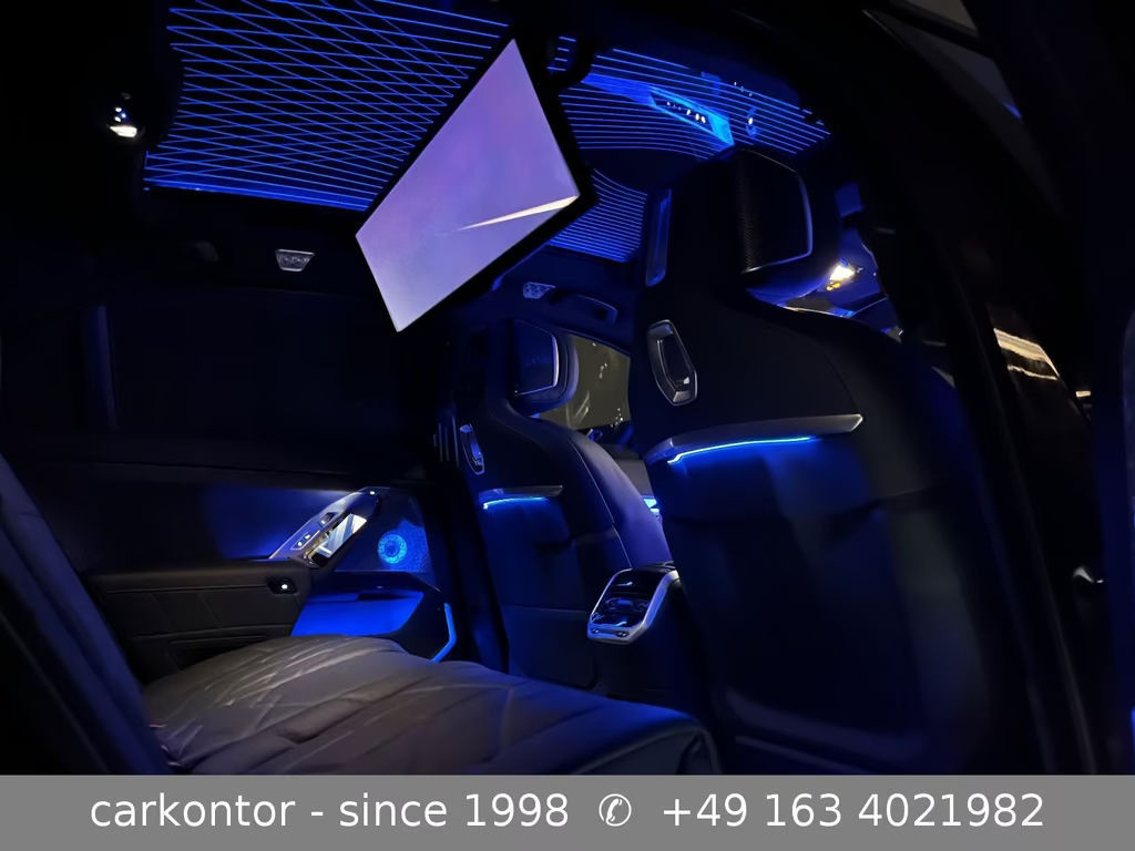 BMW i7