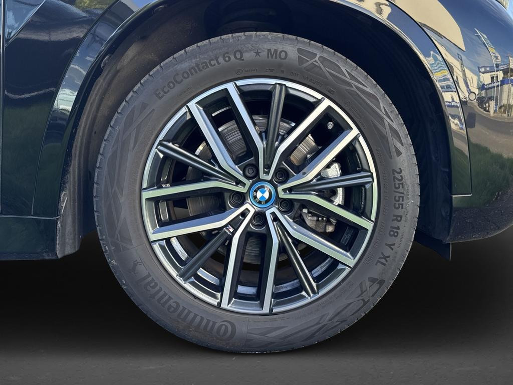 BMW iX1