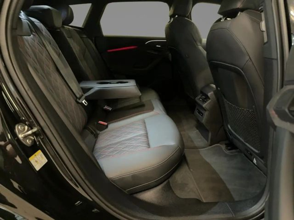 Audi S6 e-tron
