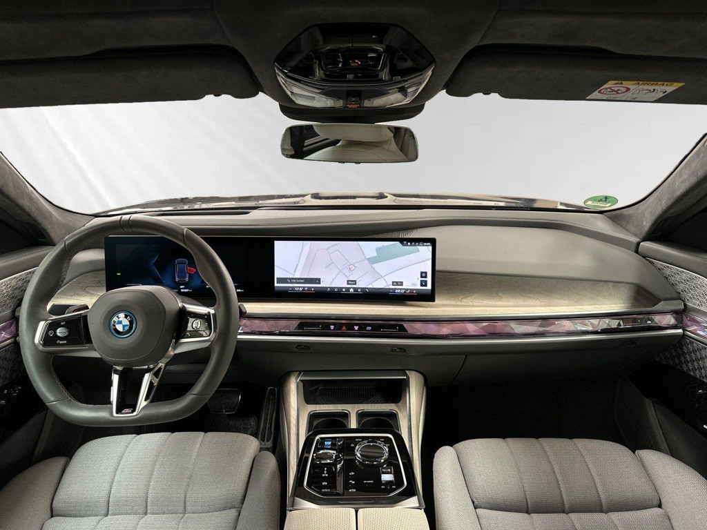 BMW i7