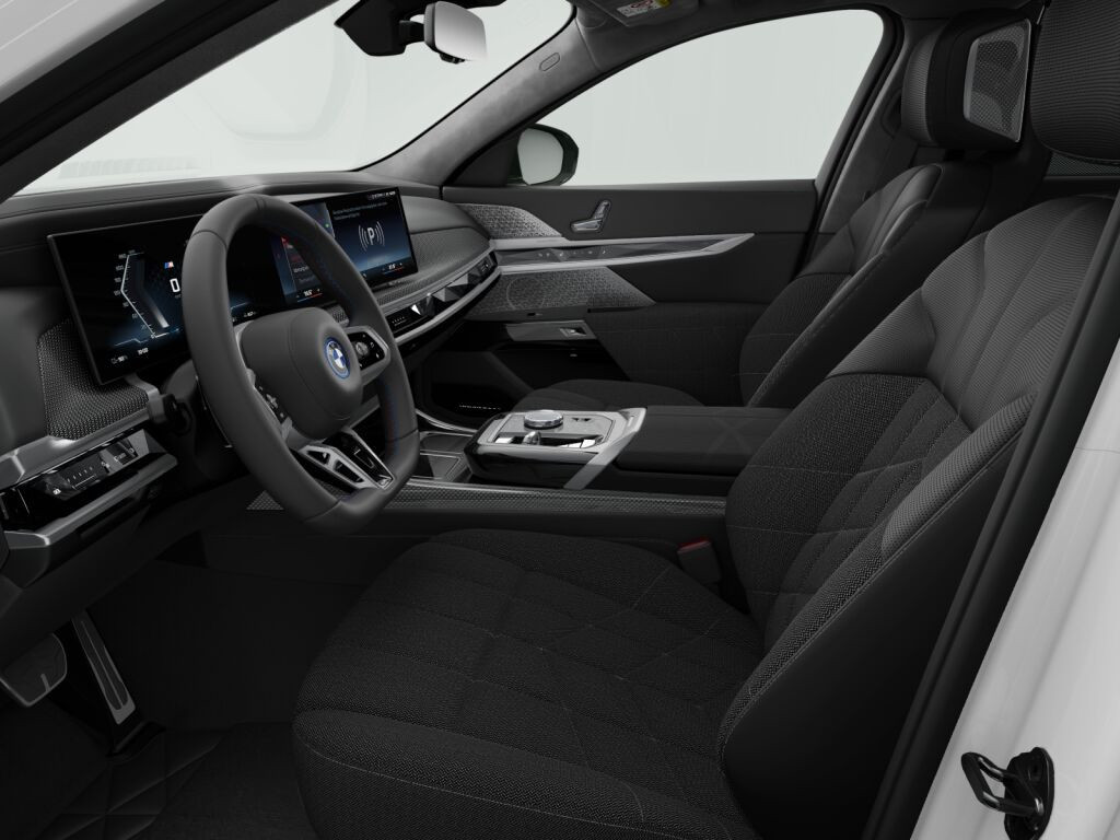 BMW i7