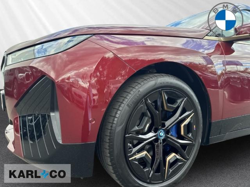 BMW iX