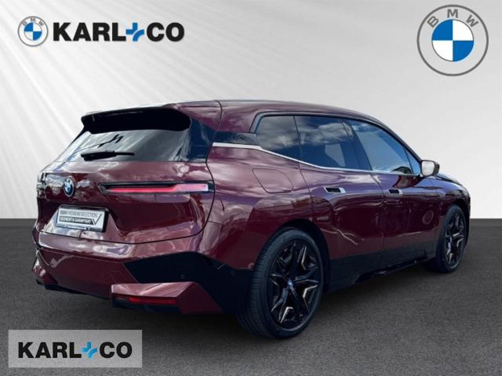 BMW iX