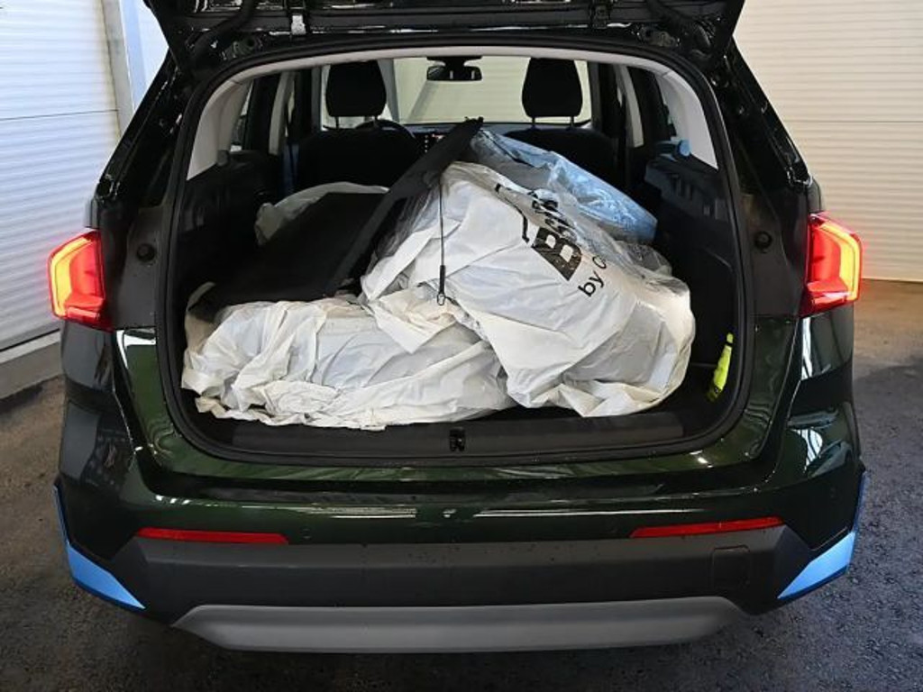 BMW iX1
