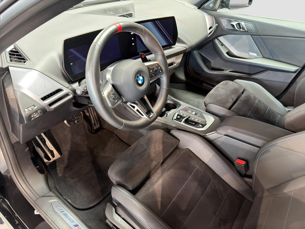 BMW M235