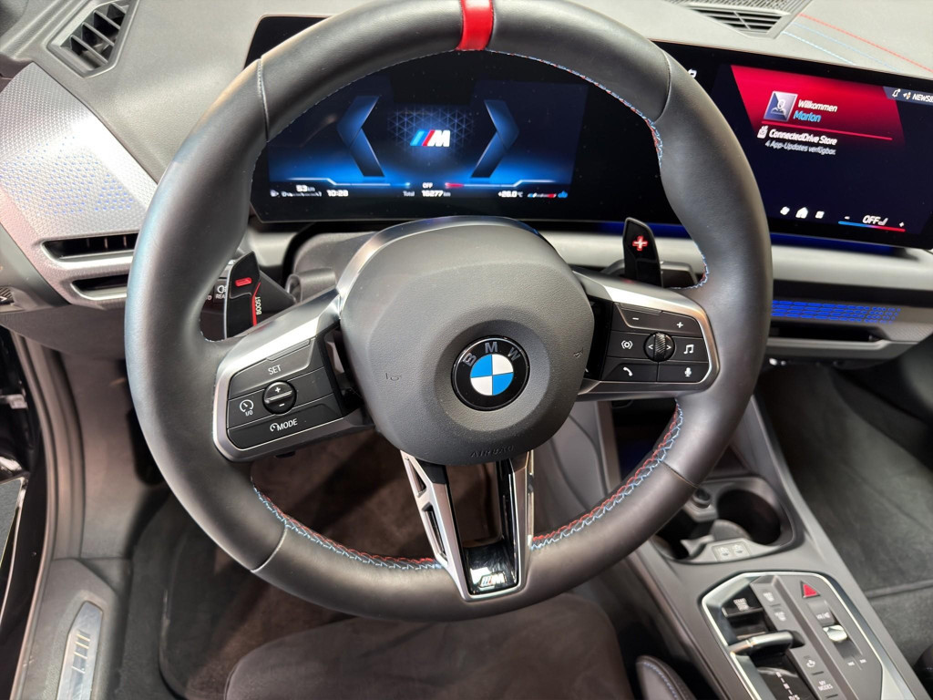 BMW M235