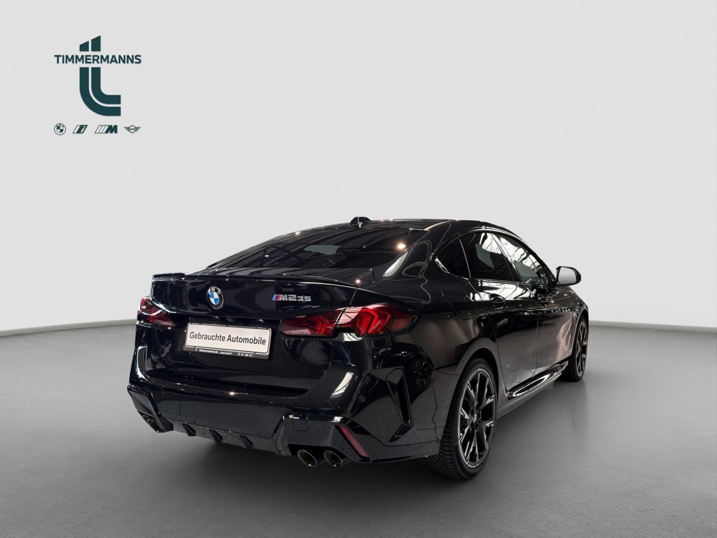 BMW M235