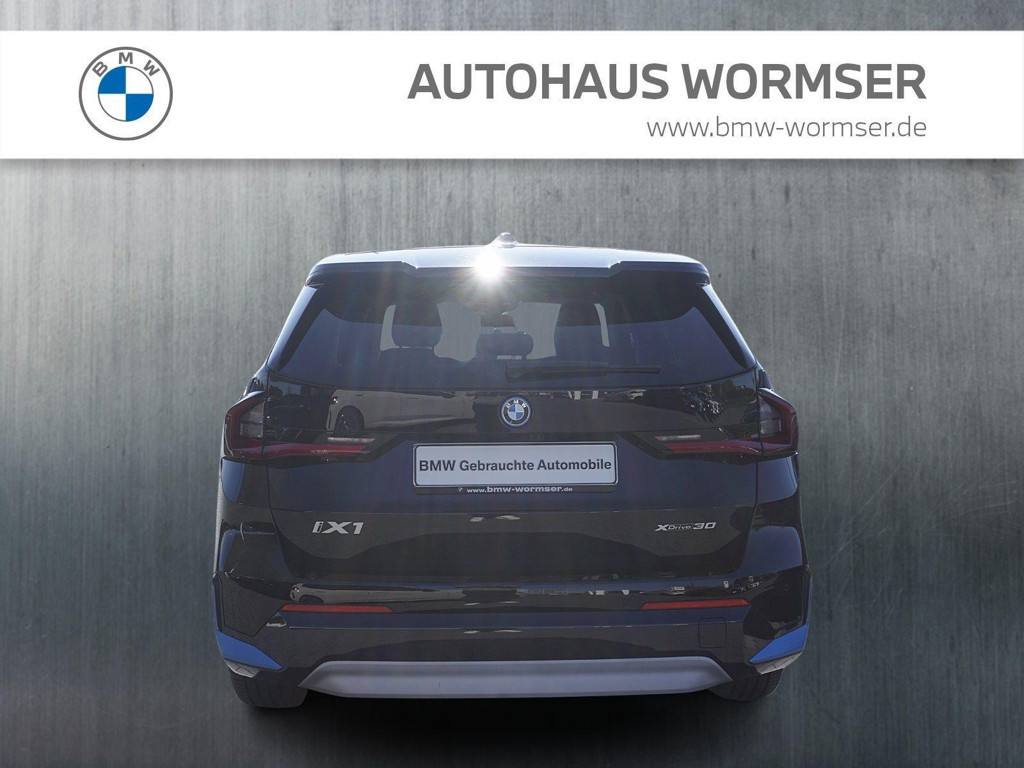 BMW iX1