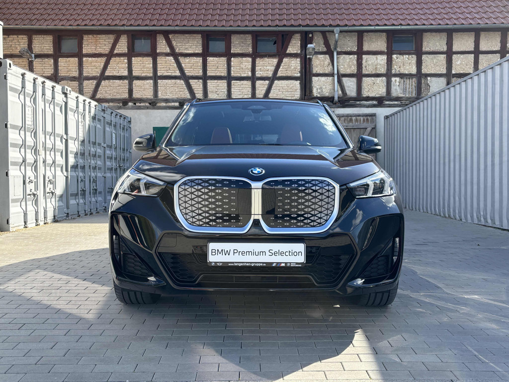 BMW iX1