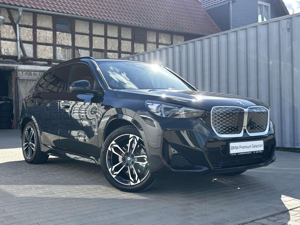 BMW iX1