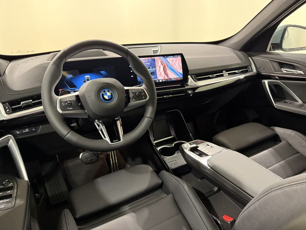 BMW iX1