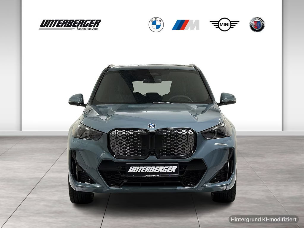 BMW iX1