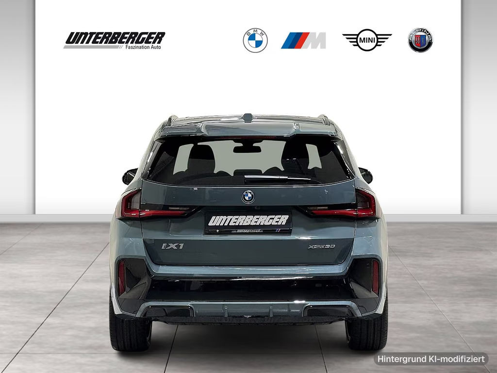 BMW iX1