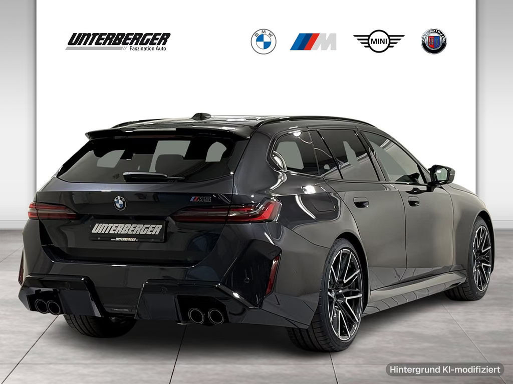 BMW M5 Touring Vmax ACC 360 AHK B&W Pano