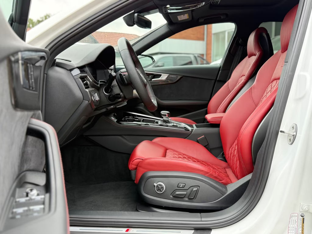 Audi S4