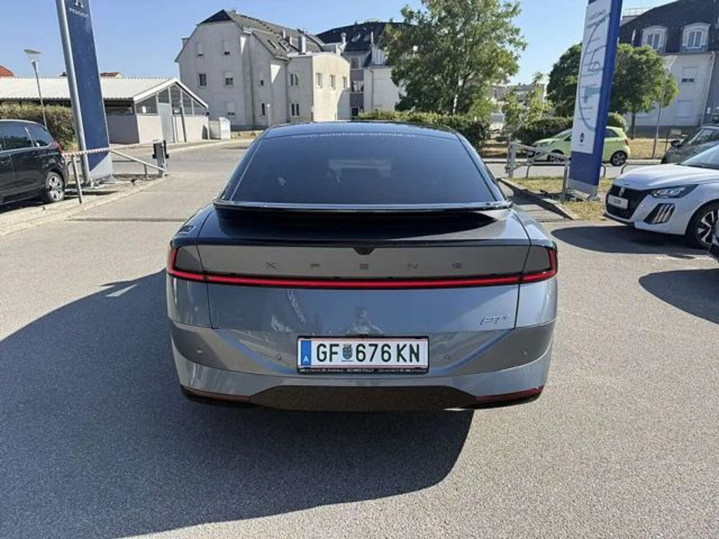 Xpeng P7