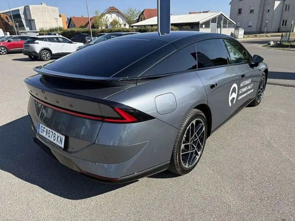 Xpeng P7