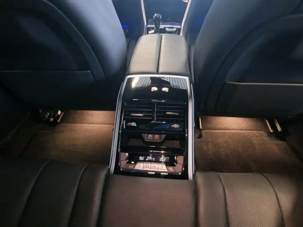BMW M850