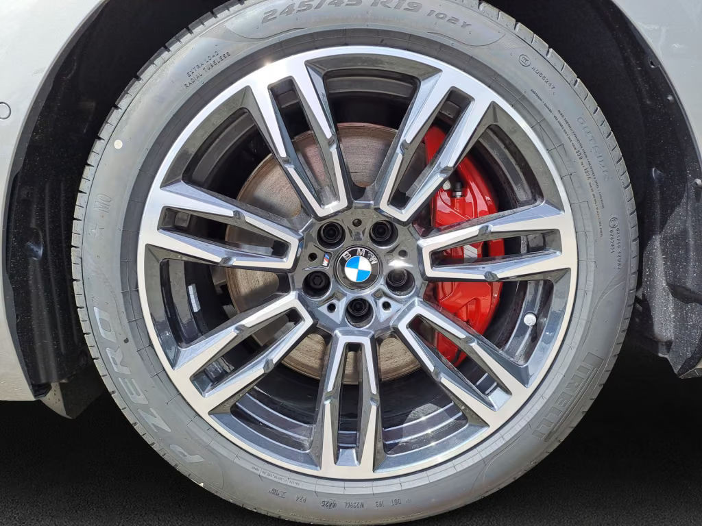 BMW i5