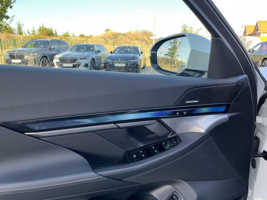 BMW i5