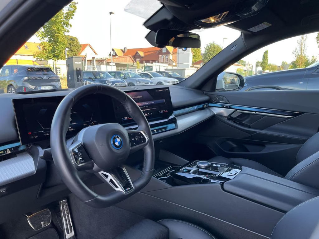 BMW i5
