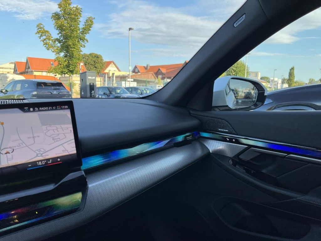 BMW i5