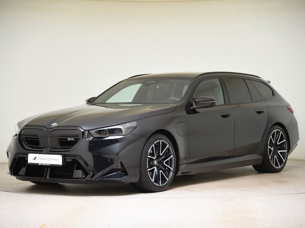 BMW M5 xDrive