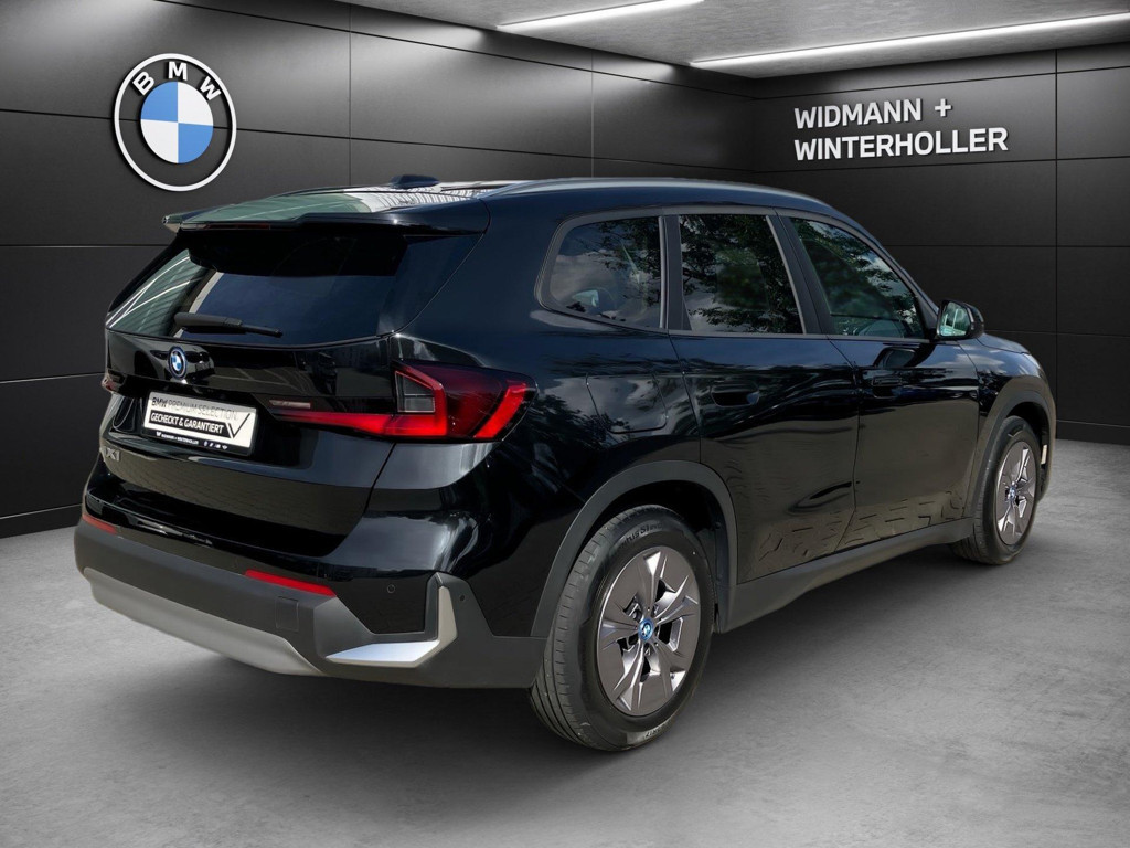 BMW iX1