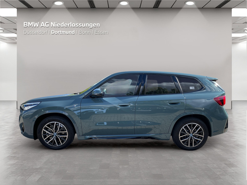 BMW iX1