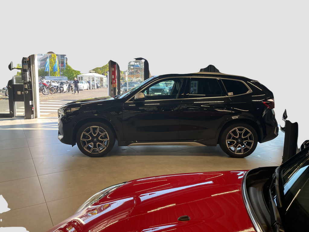BMW iX1